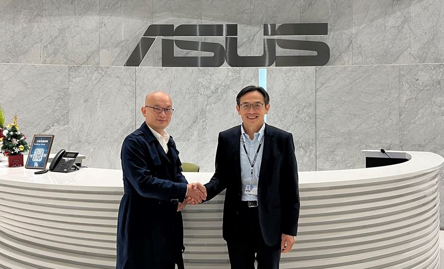 Fotos de los ejecutivos de ASUS